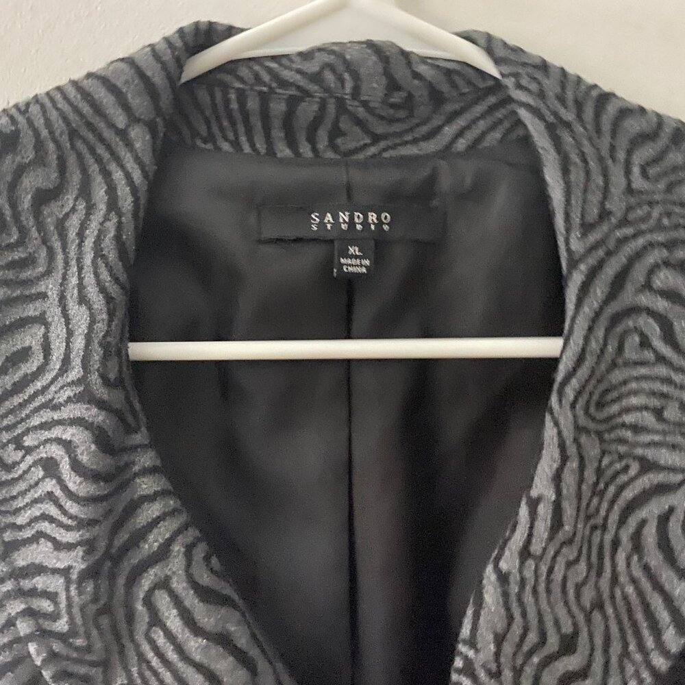 Sandro Gray And Black Abstract Pattern Ruffle Fro… - image 4